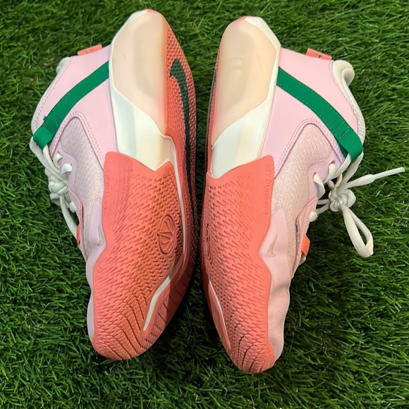 Nike Air Zoom Crossover Basketball Shoes - Picture 7 of 11